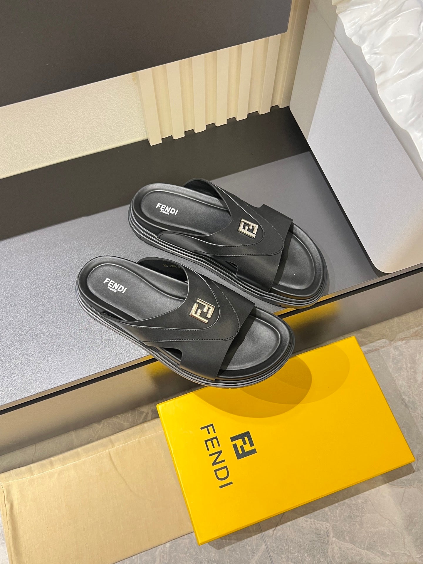 Luxury Shoes Fendi Sandals