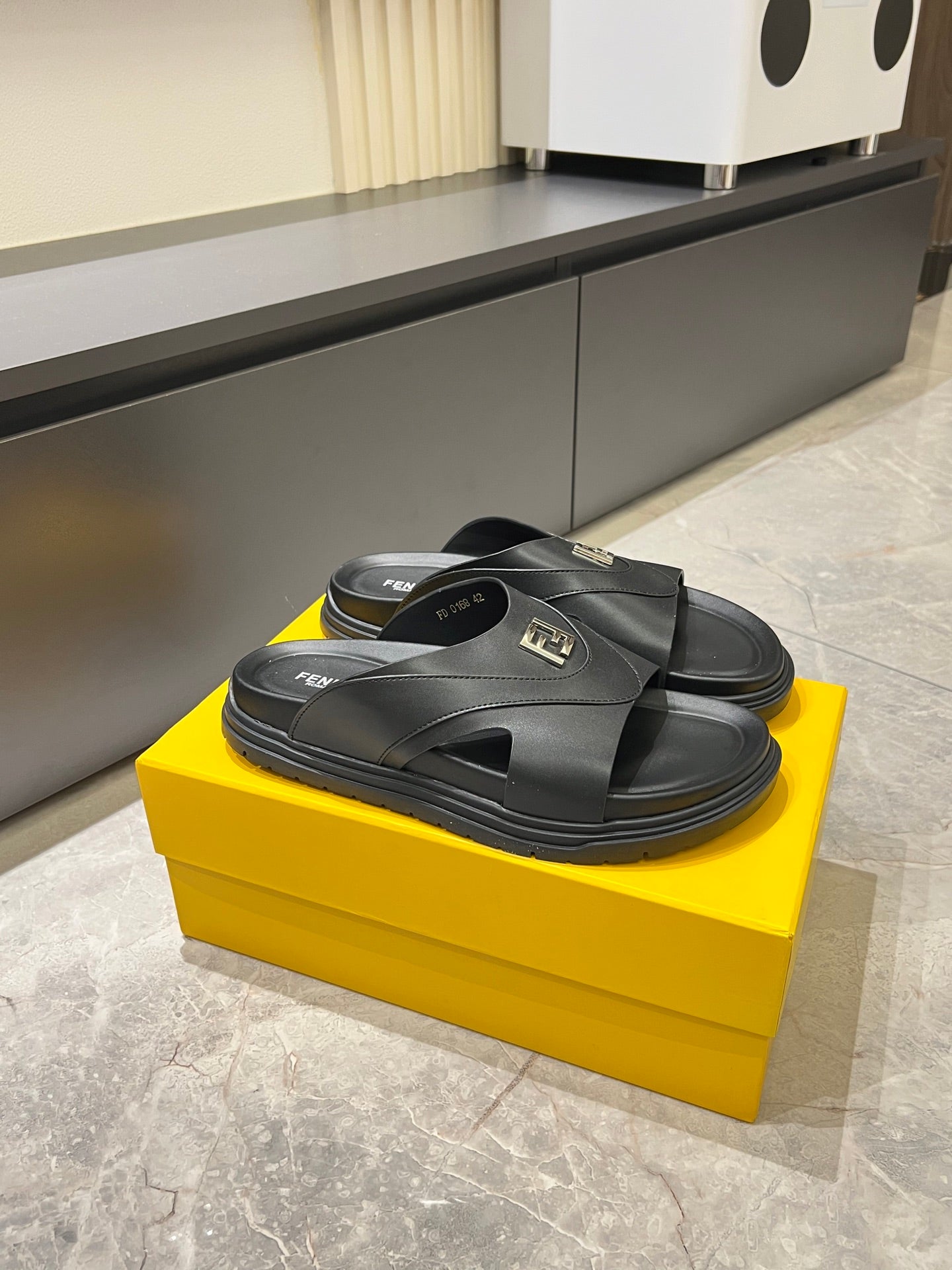 Luxury Shoes Fendi Sandals
