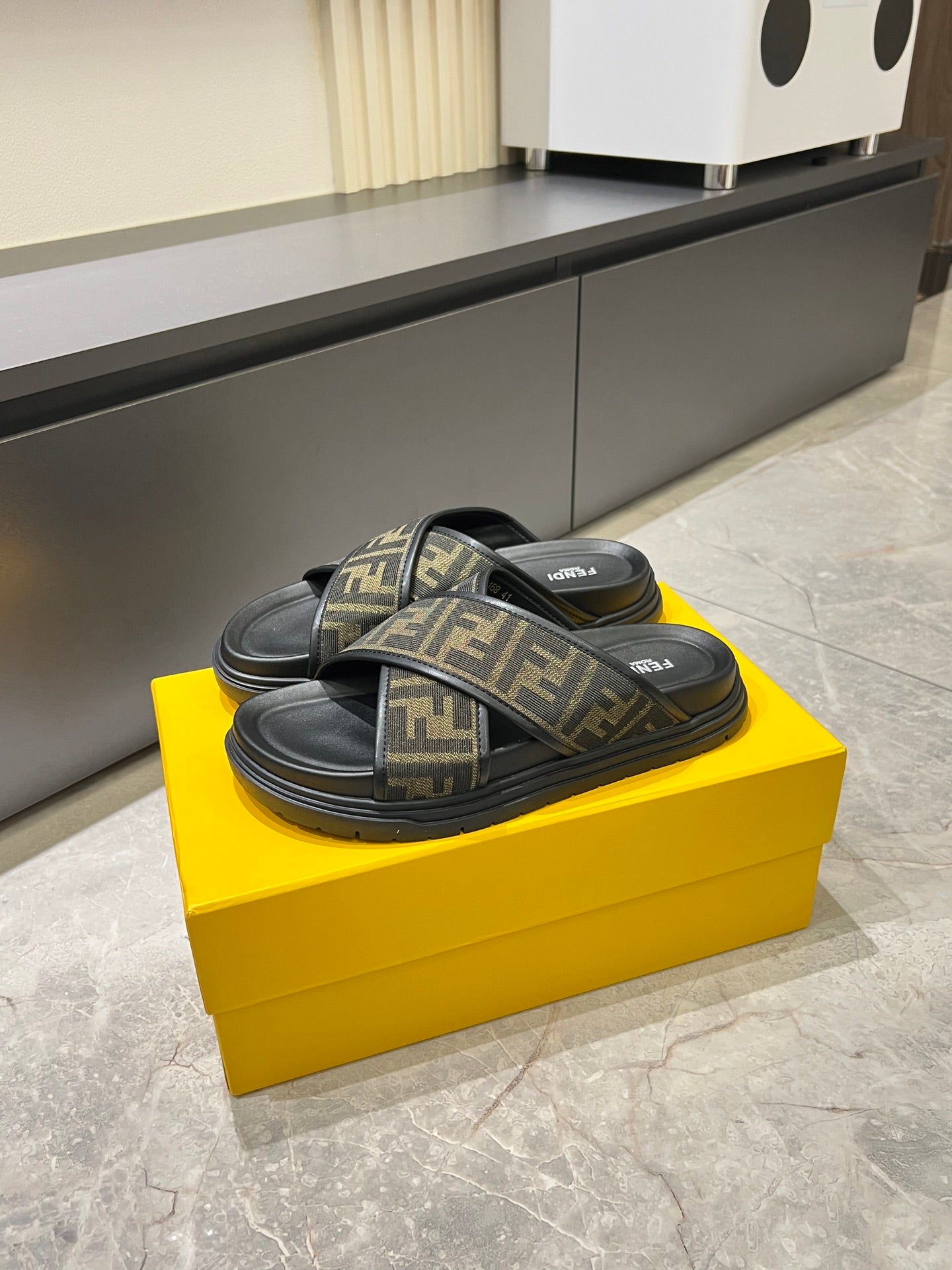 Luxury Shoes Fendi Sandals
