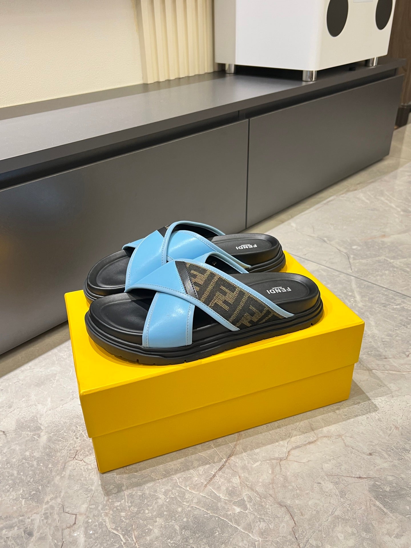 Luxury Shoes Fendi Sandals