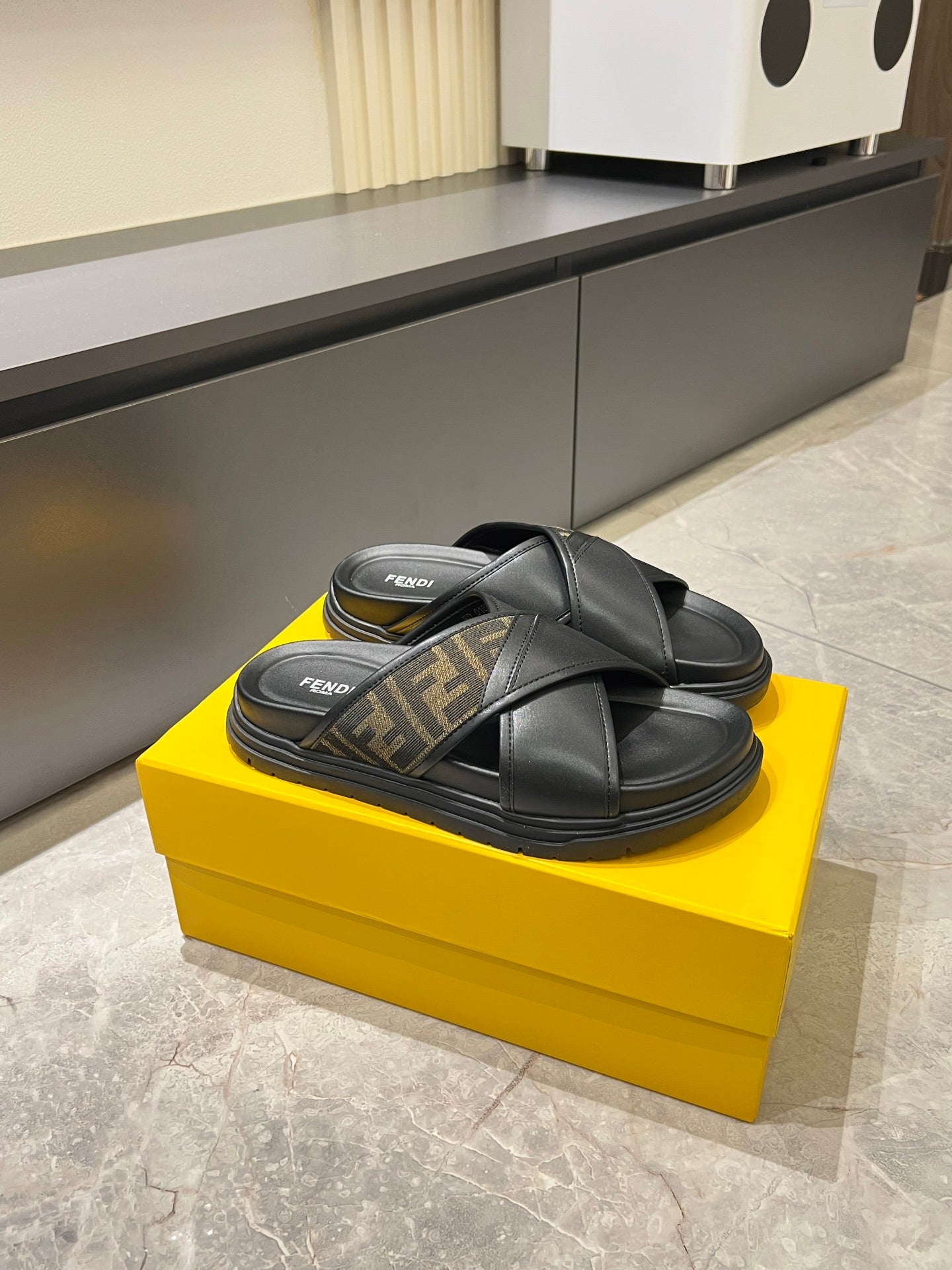 Luxury Shoes Fendi Sandals