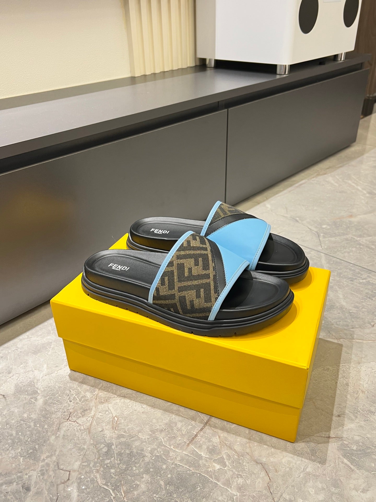 Luxury Shoes Fendi Sandals