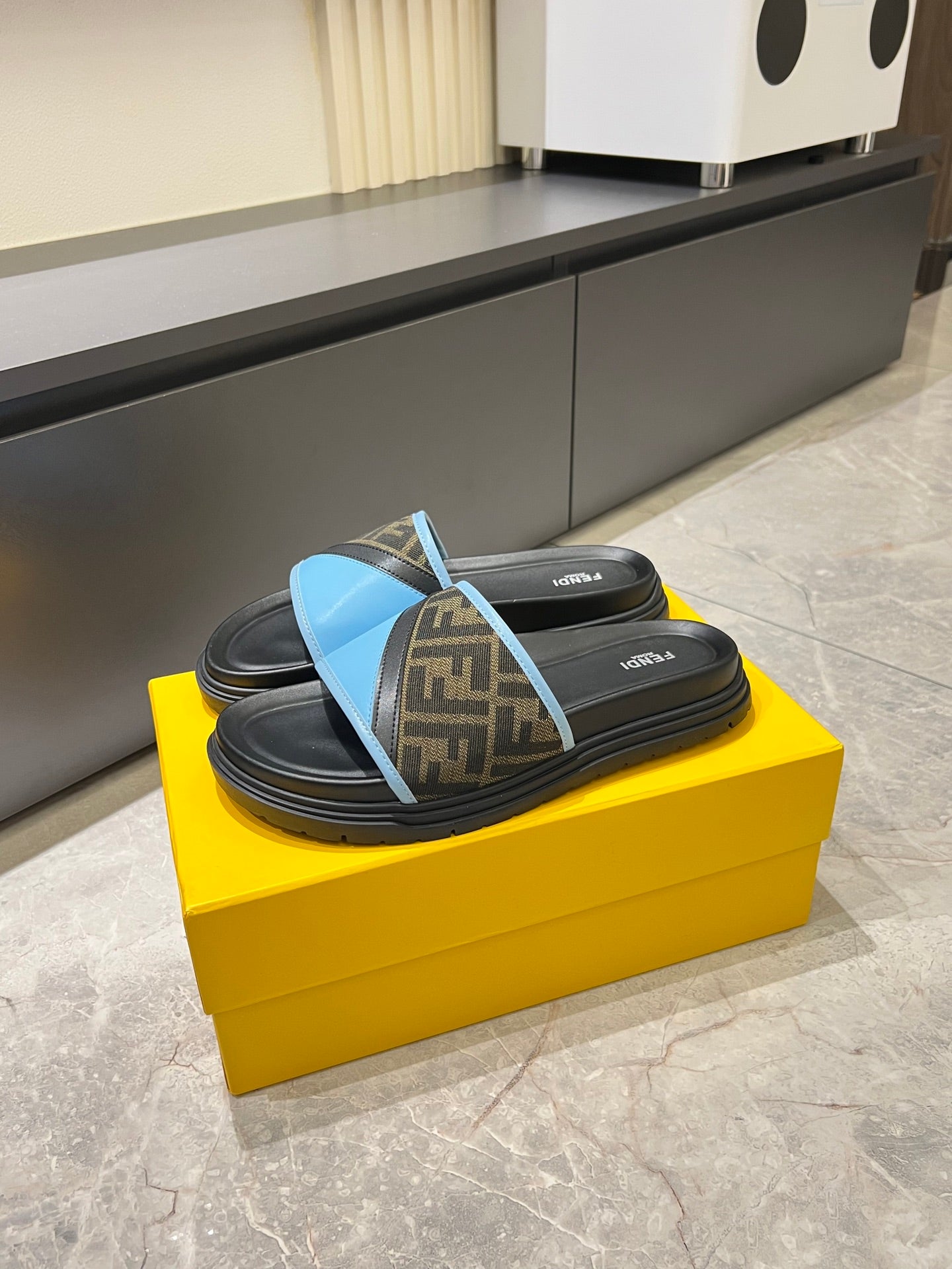 Luxury Shoes Fendi Sandals