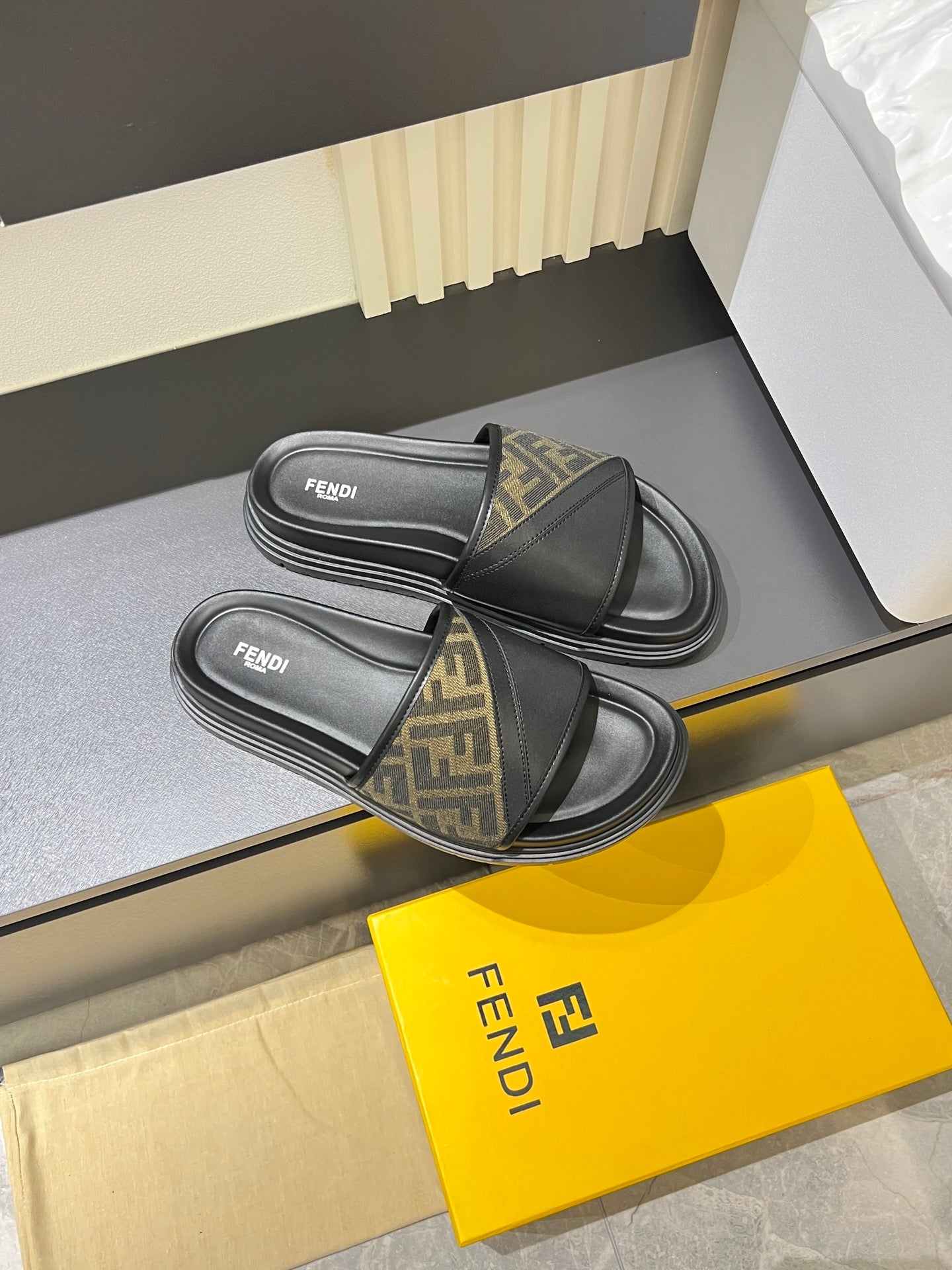 Luxury Shoes Fendi Sandals