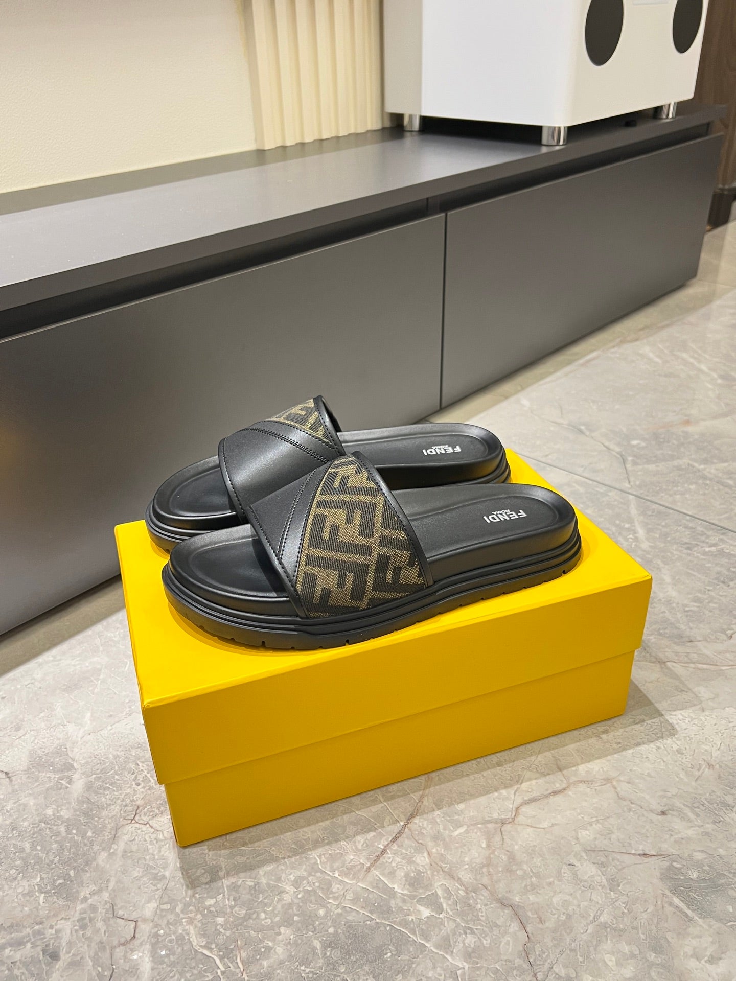 Luxury Shoes Fendi Sandals