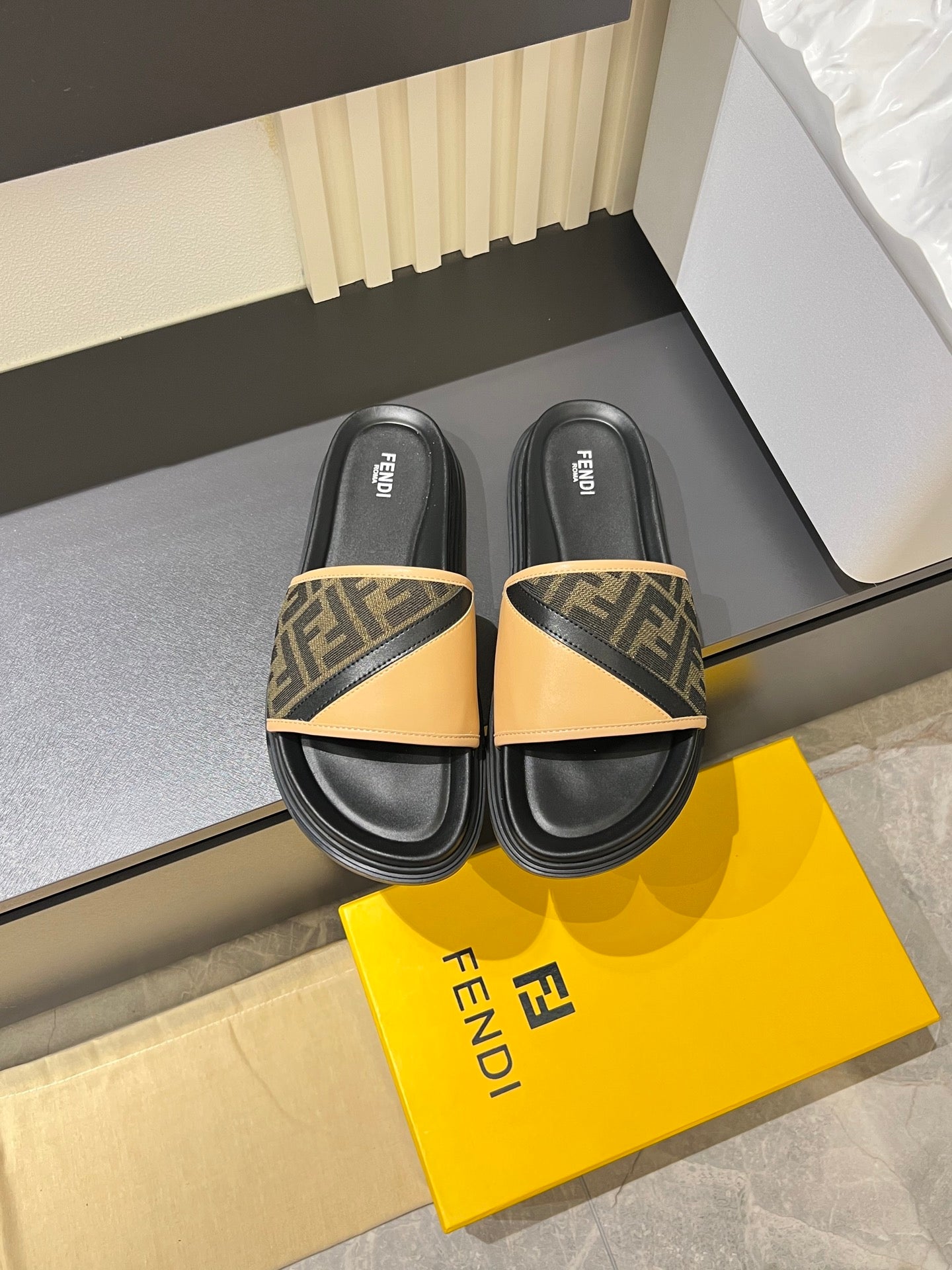Luxury Shoes Fendi Sandals