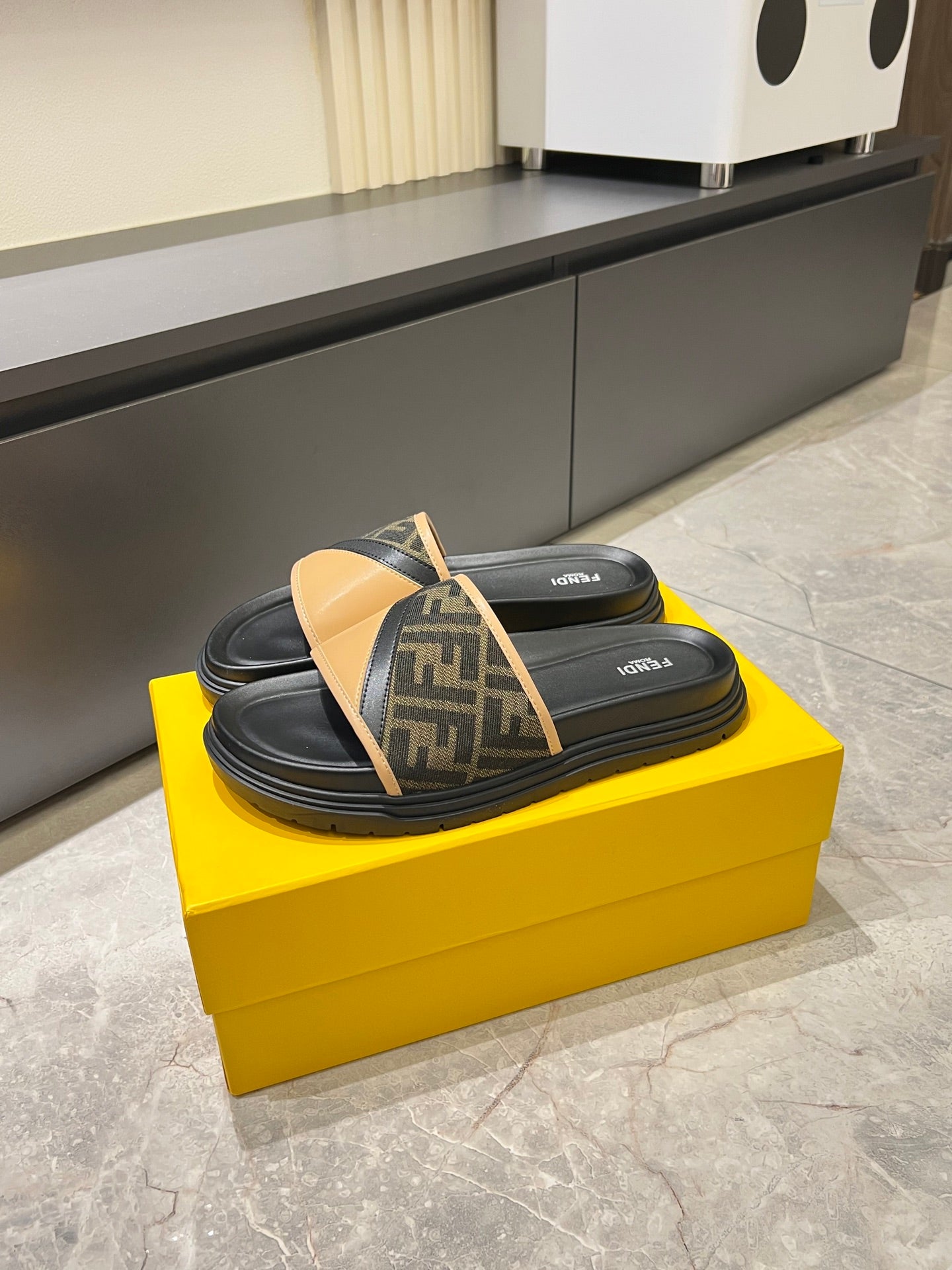 Luxury Shoes Fendi Sandals