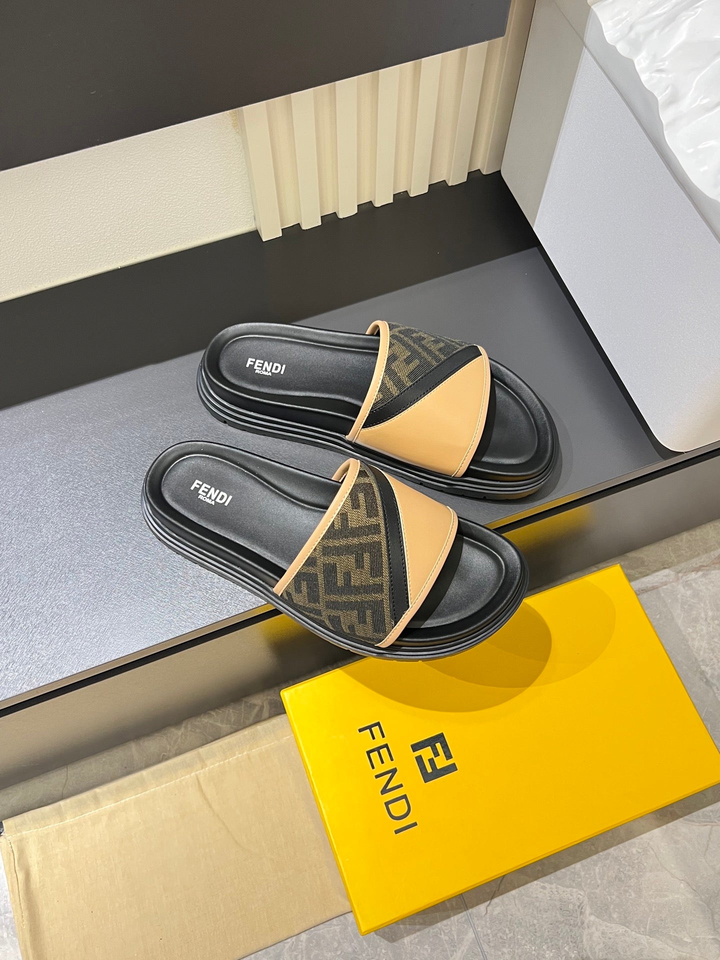 Luxury Shoes Fendi Sandals