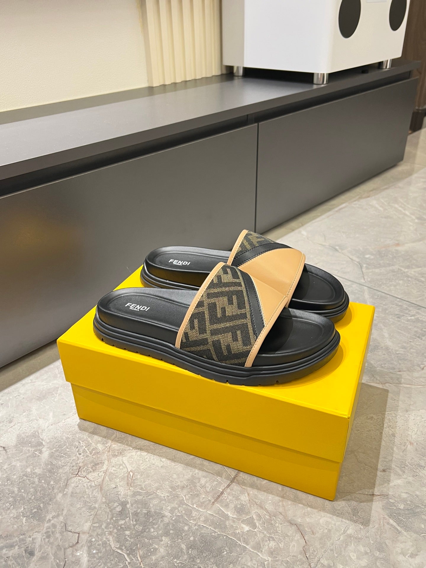 Luxury Shoes Fendi Sandals