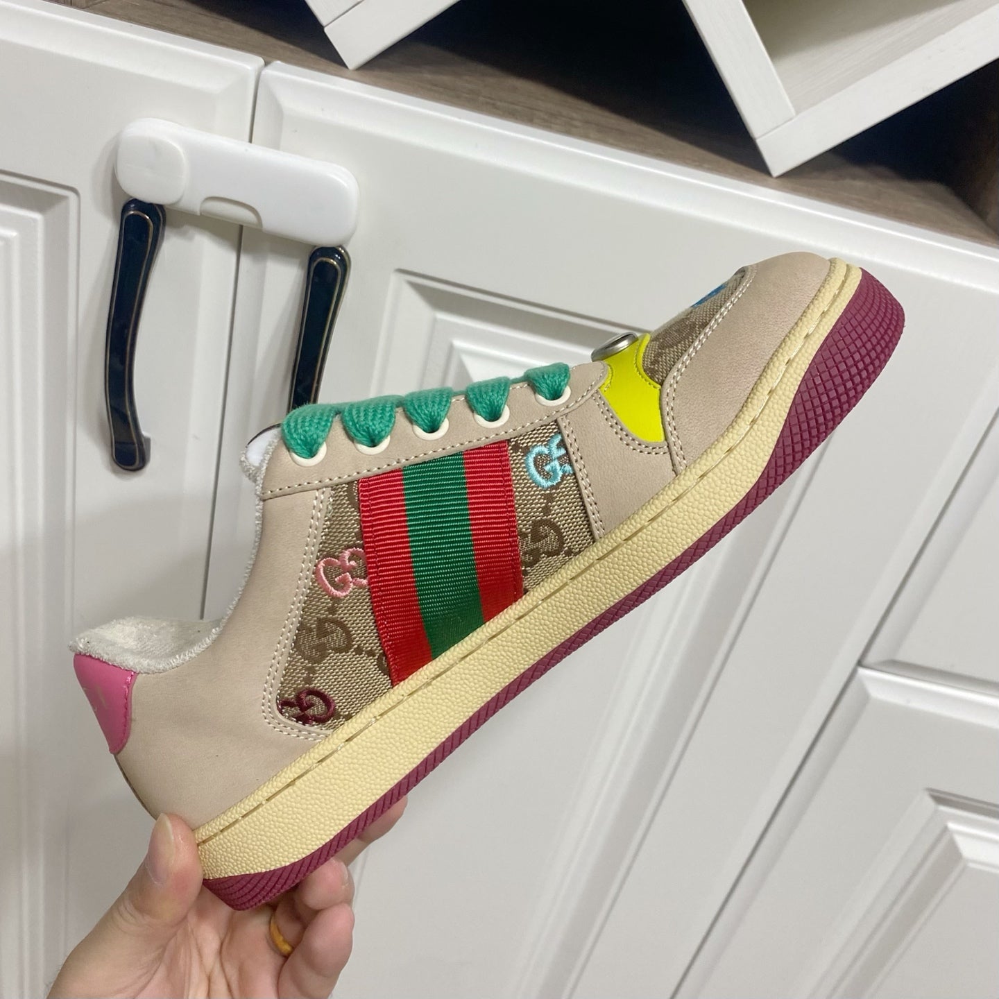 Gucci unisex sneakers, beige with green laces, red-green stripe, yellow sole edge, pink heel