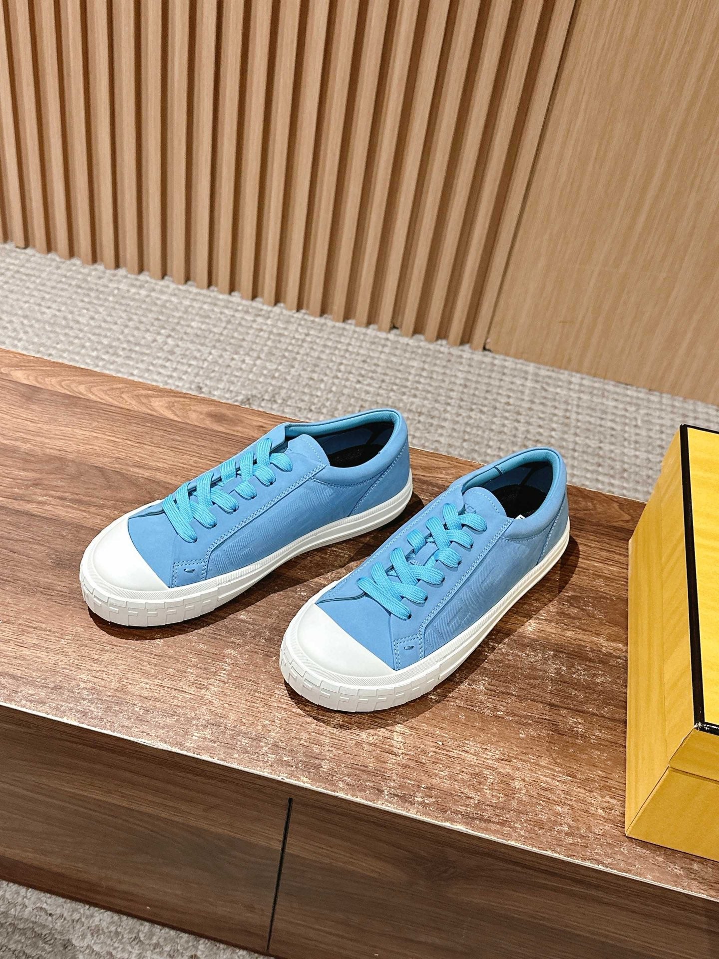 Luxury Shoes Fendi Unisex