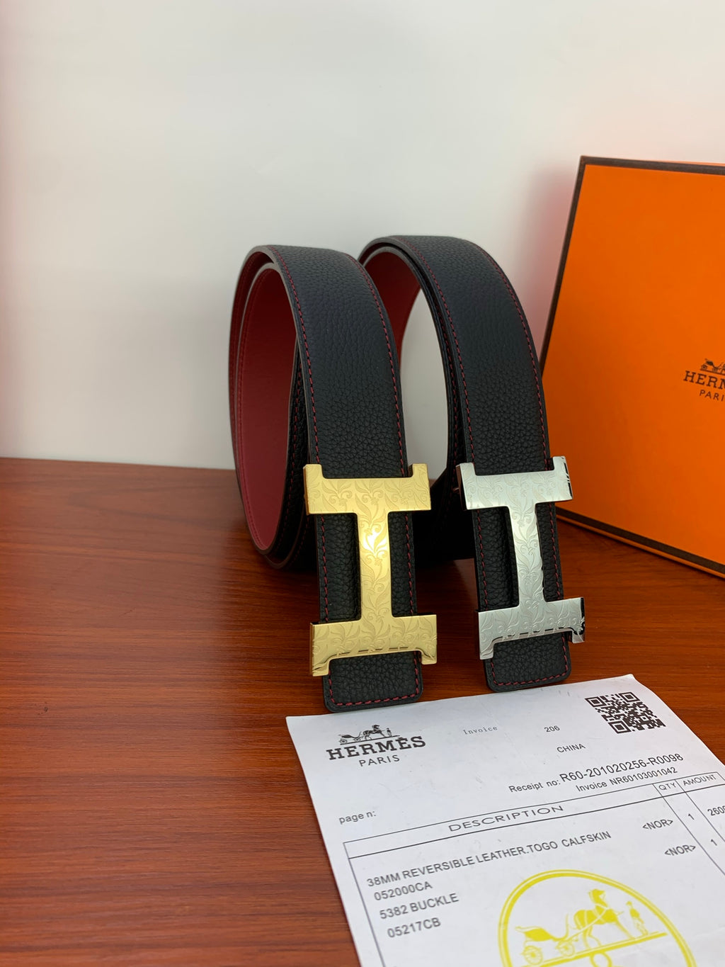 Hermes belt with gold buckle: black leather straps with red inner lining