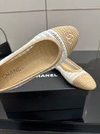 Chanel ladies woven ballet flat, close-up interior and logo, cream with white trim