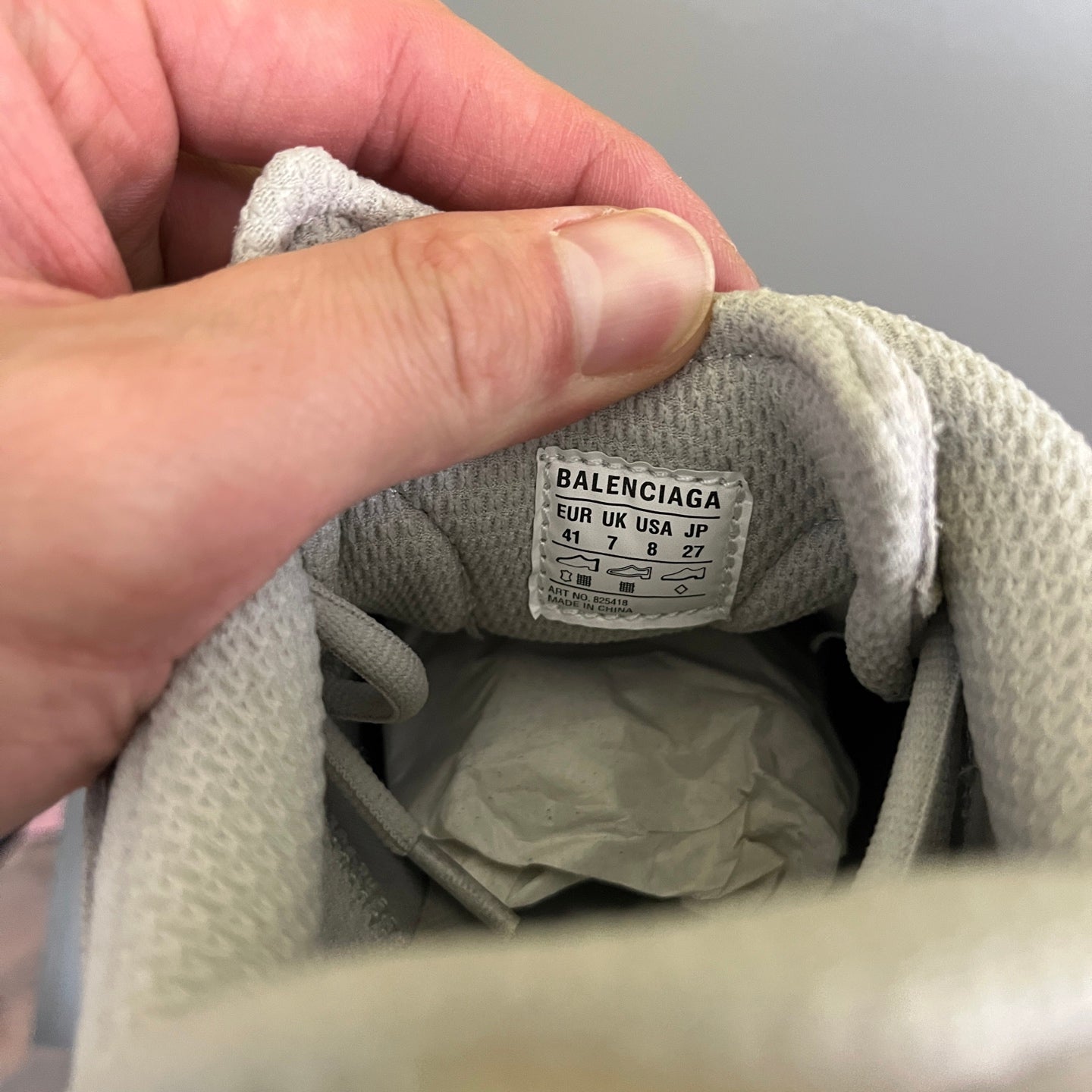 Balenciaga size label inside light gray sneaker: EU 41 UK 8 US 27