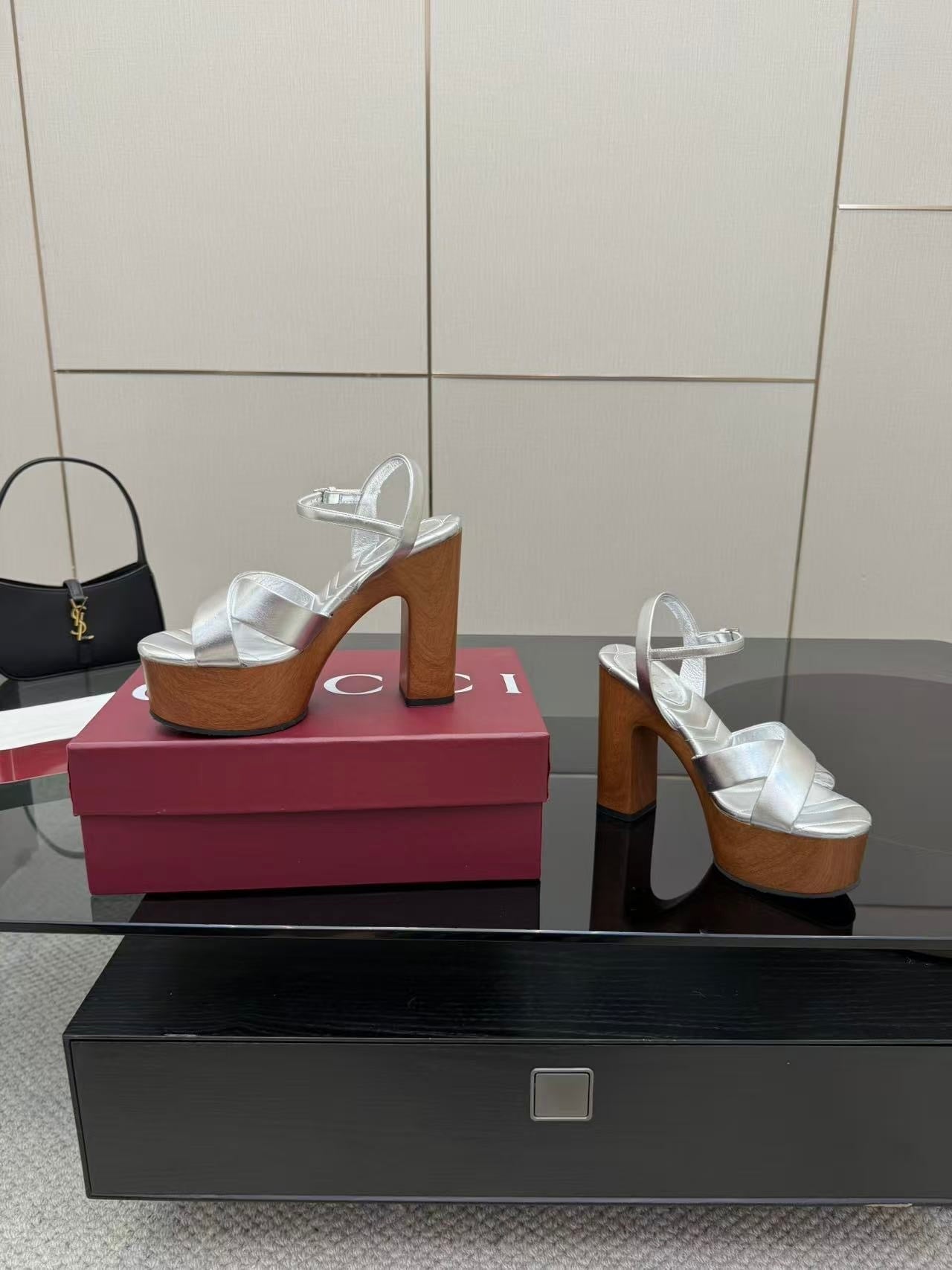 Gucci white platform heeled sandals with open toe and chunky wooden block heel