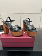 Gucci black platform heeled sandals, T-strap design with chunky wood-look heel