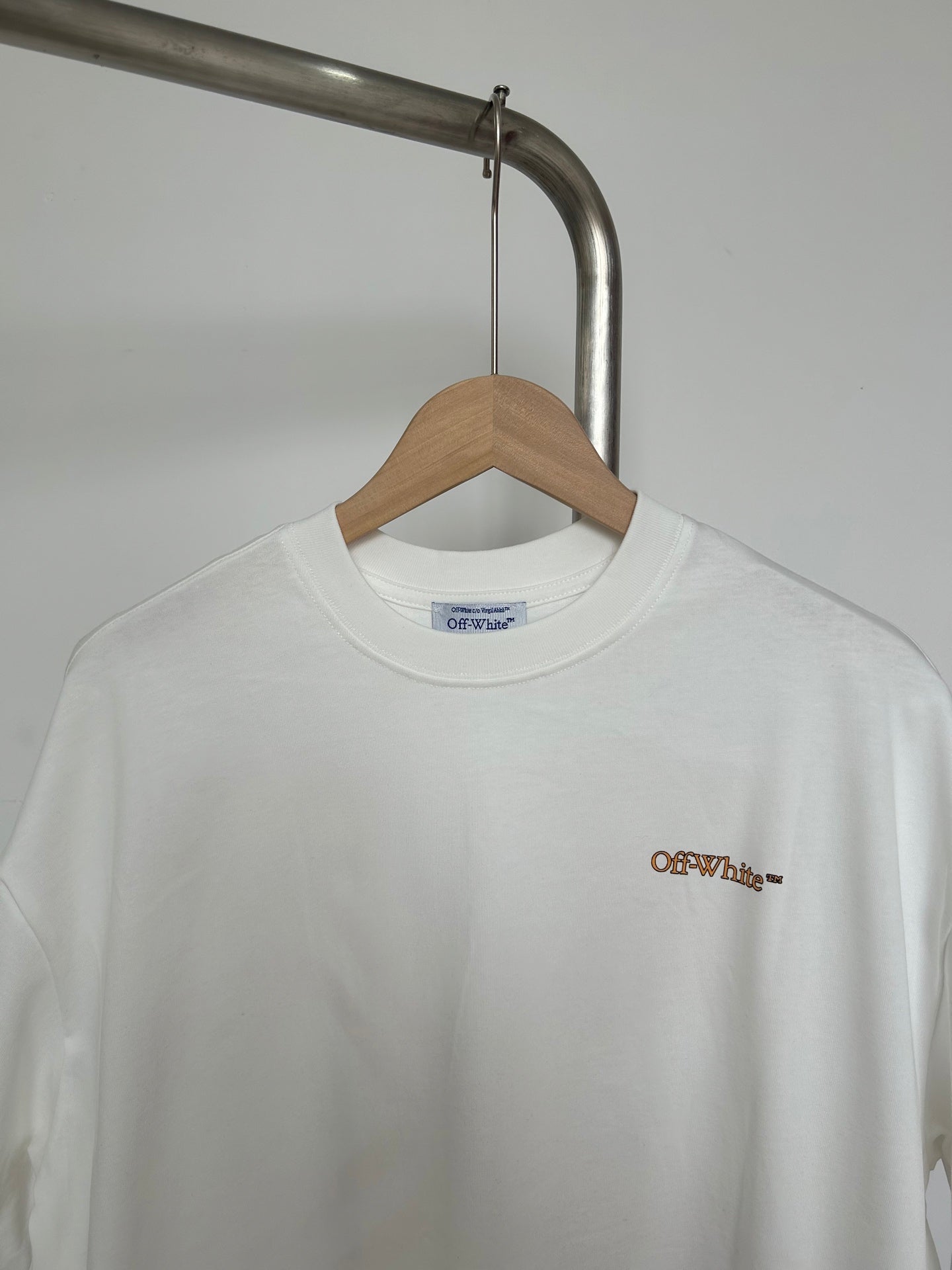 Off-White off-white T-shirt with small orange chest logo, crew neck