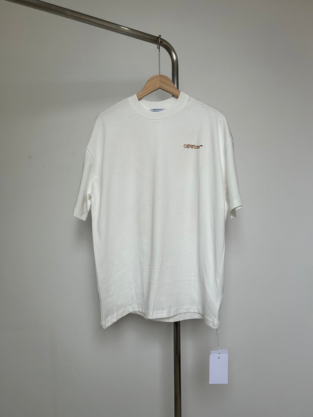 Off-White off-white T-shirt with small orange chest logo and crew neck