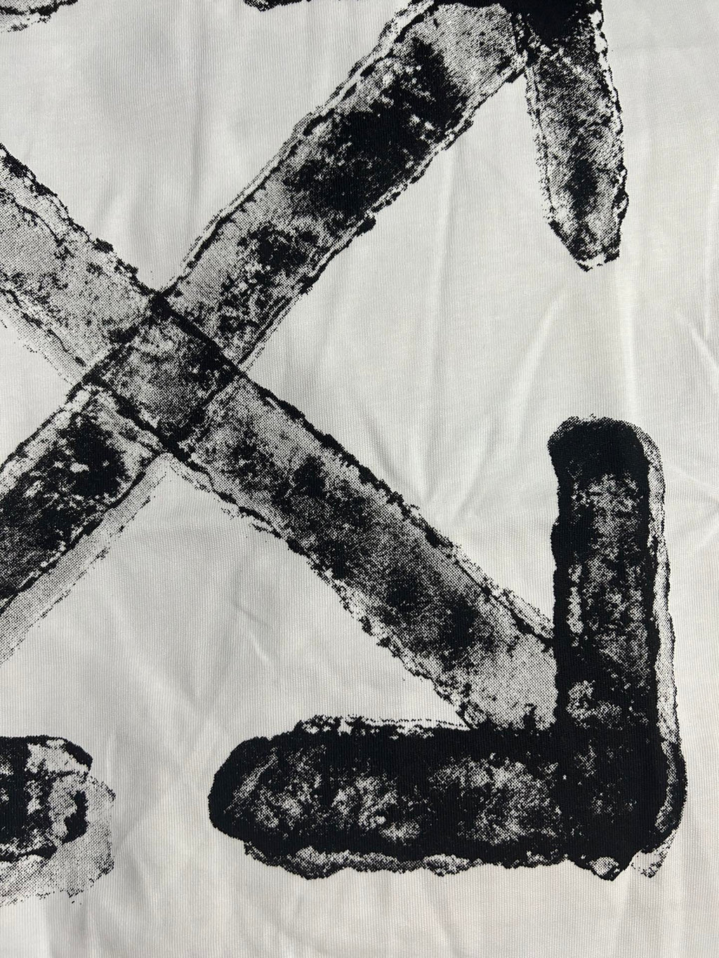 Off White T-shirt, off-white with close-up of black cross lower arm