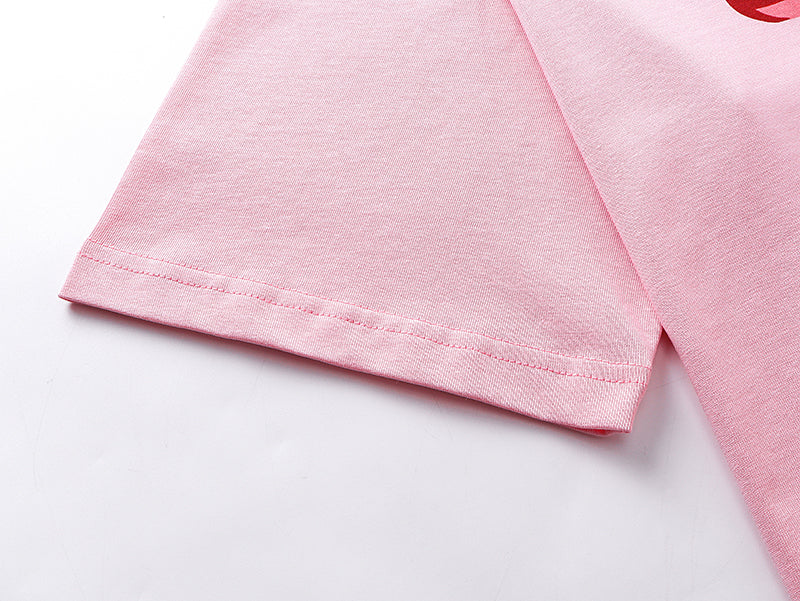 Pink T-shirt hem and short sleeves with stitched edge