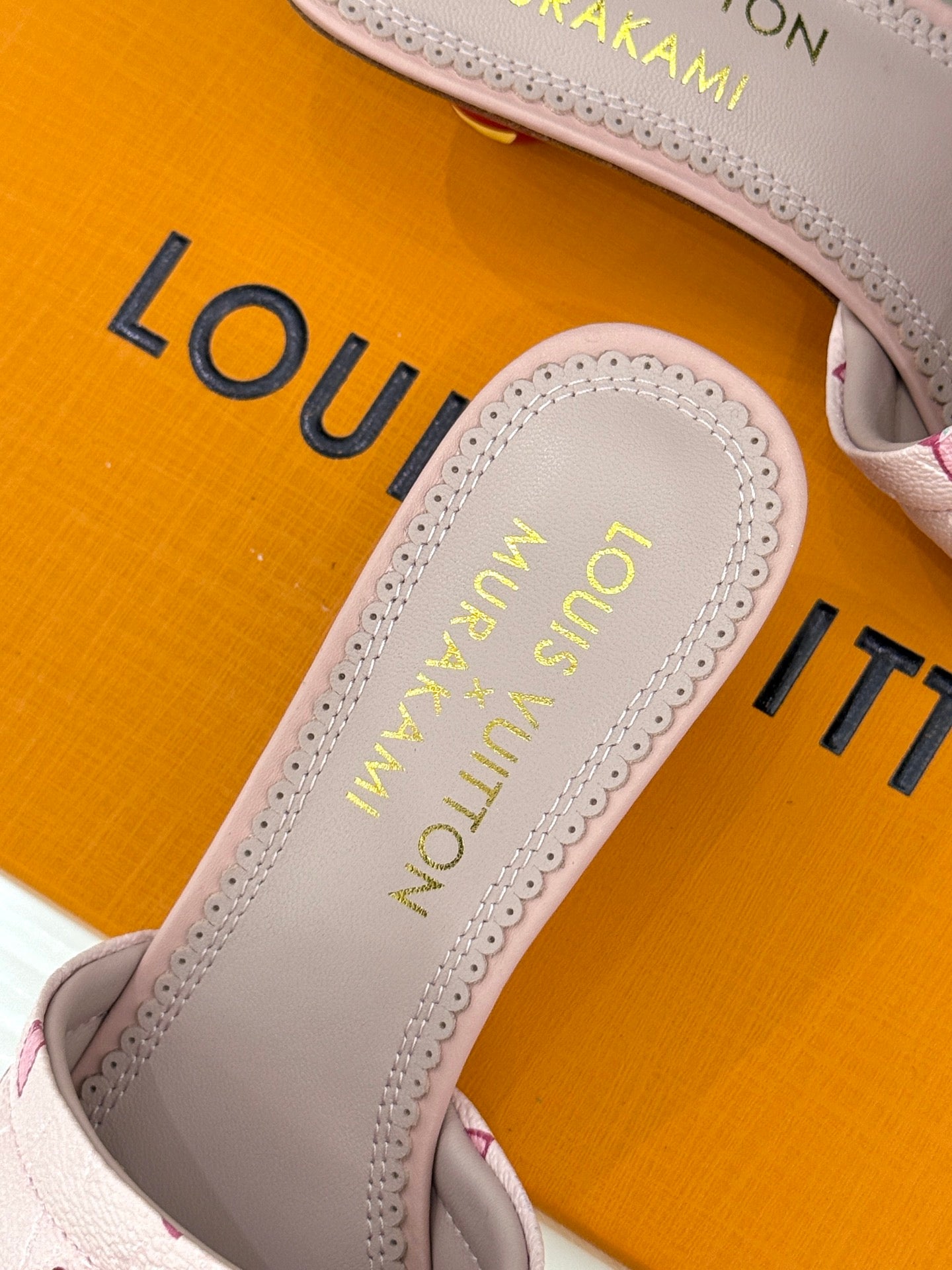 Louis Vuitton ladies pink floral slide sandal footbed with Louis Vuitton lettering