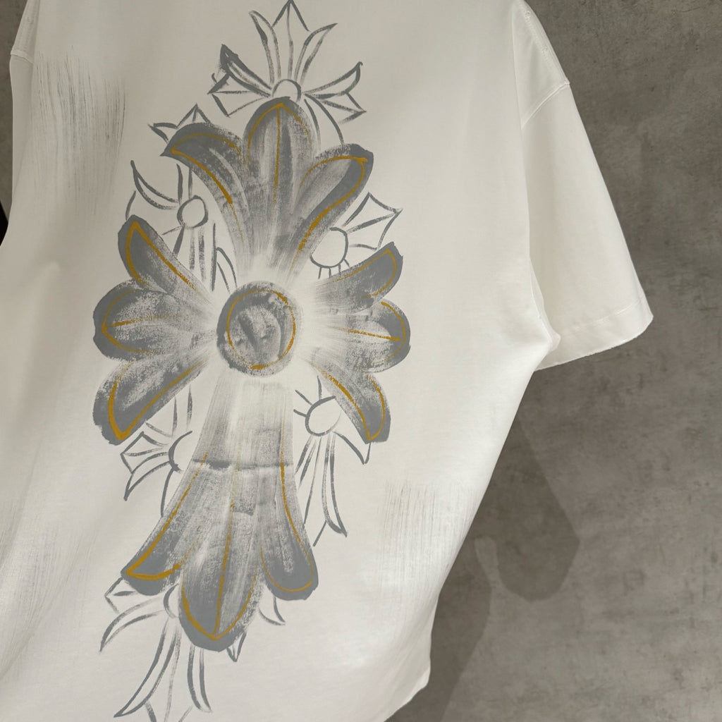 White short-sleeve T-shirt with large front floral graphic