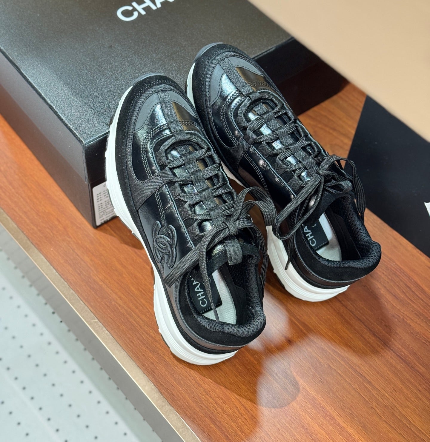 Luxury Shoes Chanel Unisex
