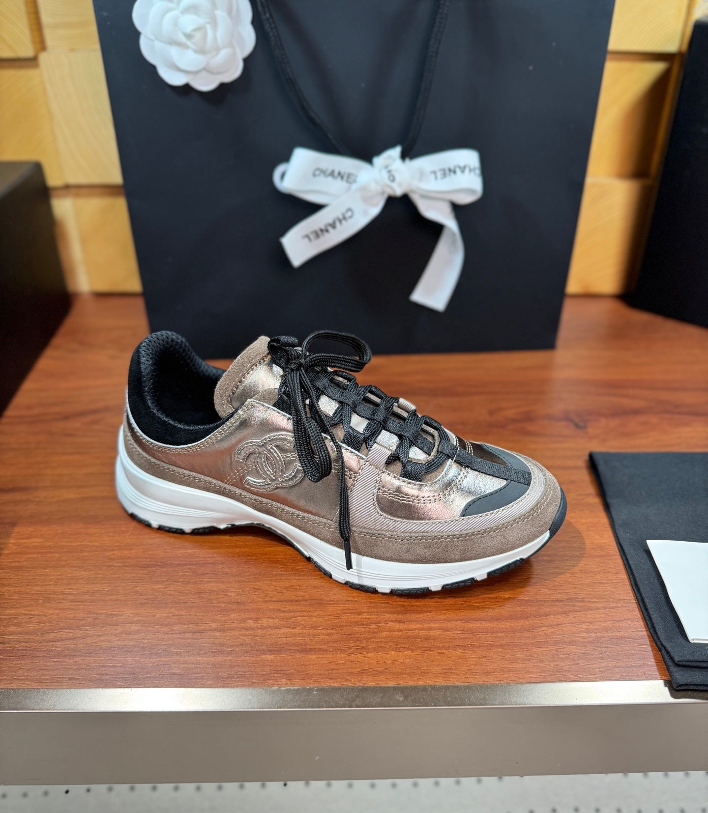 Luxury Shoes Chanel Unisex
