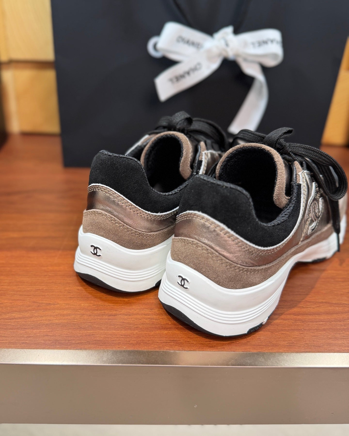 Luxury Shoes Chanel Unisex