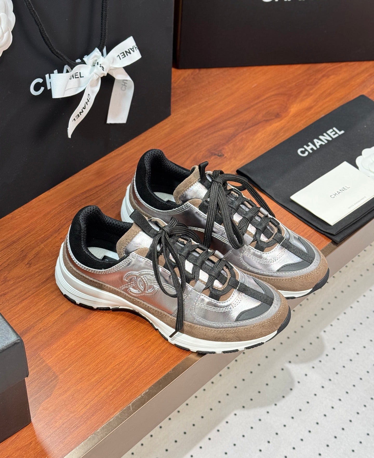 Luxury Shoes Chanel Unisex