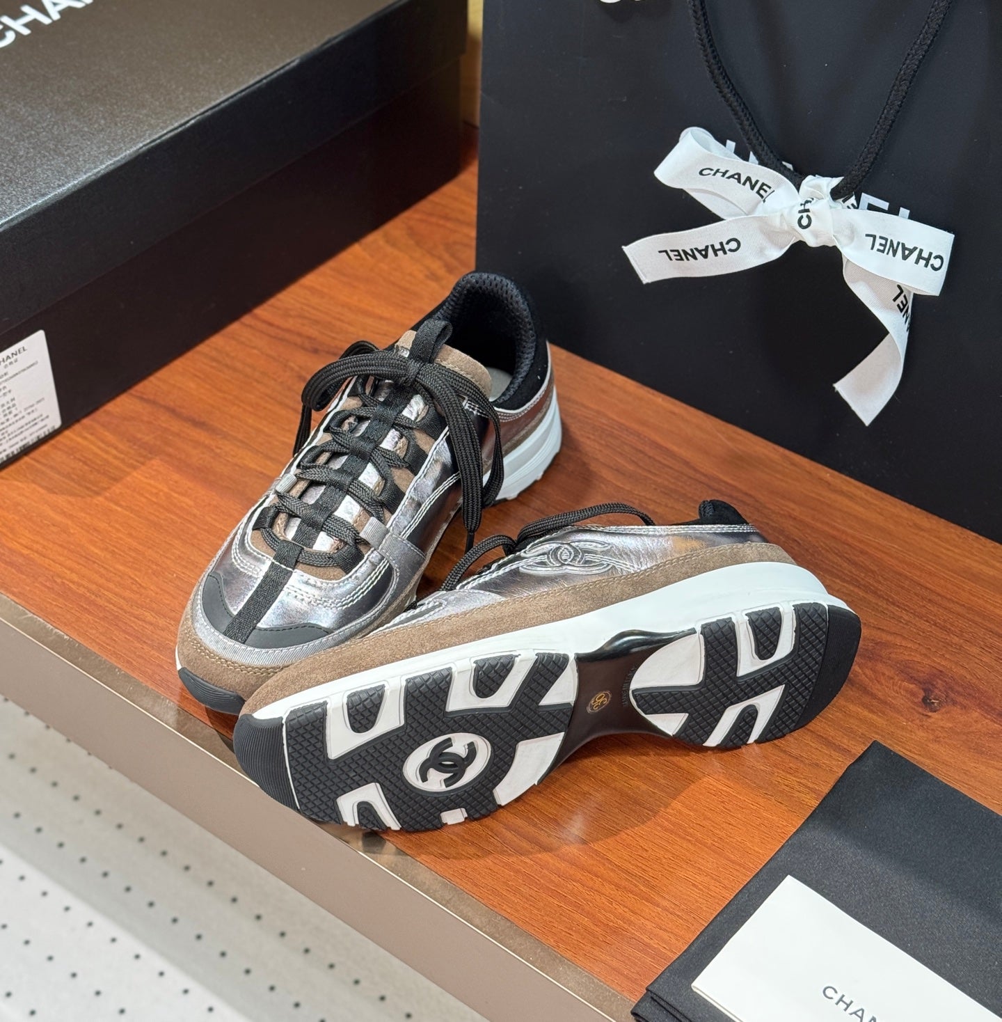 Luxury Shoes Chanel Unisex