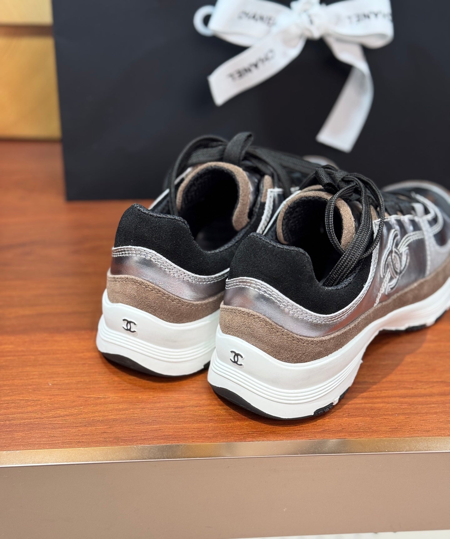 Luxury Shoes Chanel Unisex