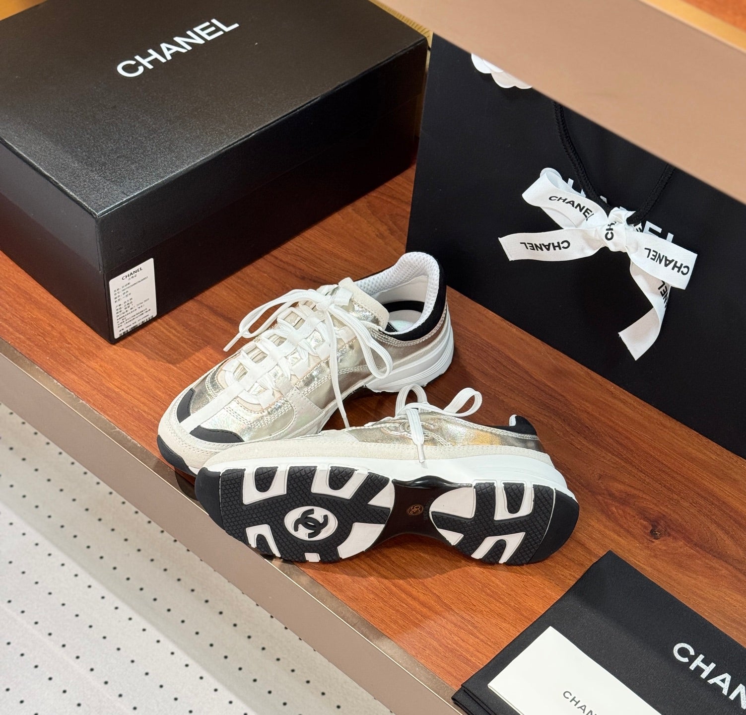 Luxury Shoes Chanel Unisex