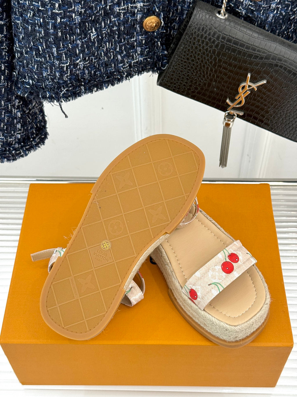 Espadrille wedge sandals with textured sole and cherry print toe strap
