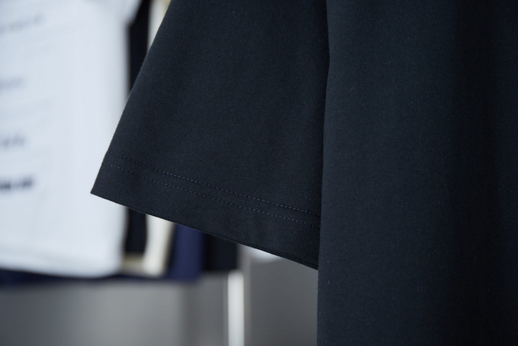 Dark navy short-sleeve T-shirt hem and sleeve edge