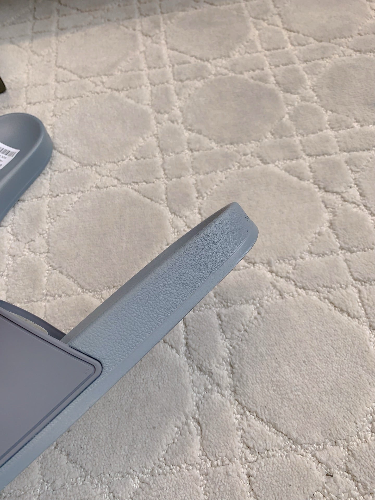 Balenciaga slide sandal outsole, light gray textured tread