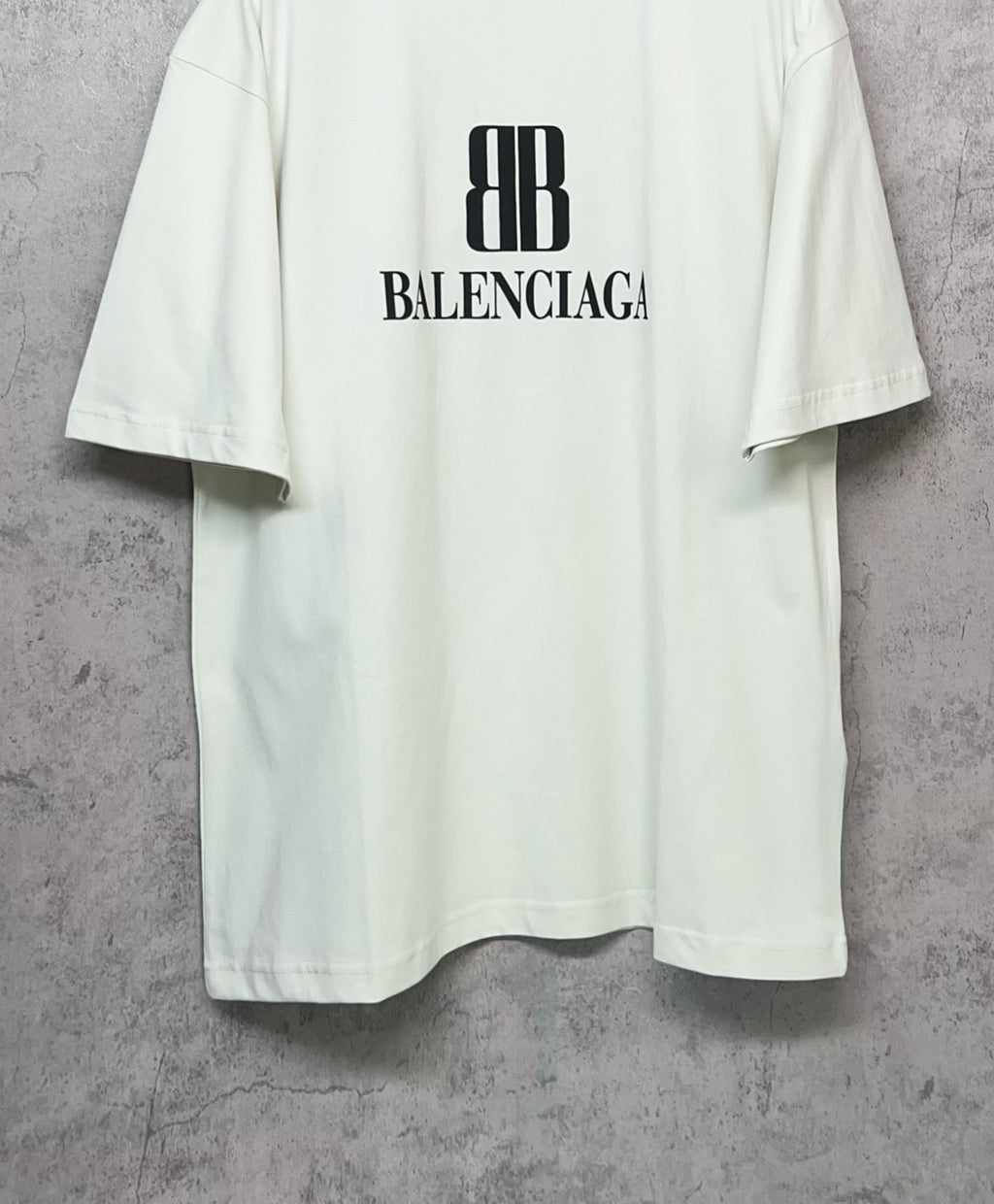 White Balenciaga logo T-shirt with 8B emblem, short sleeves, crew neck