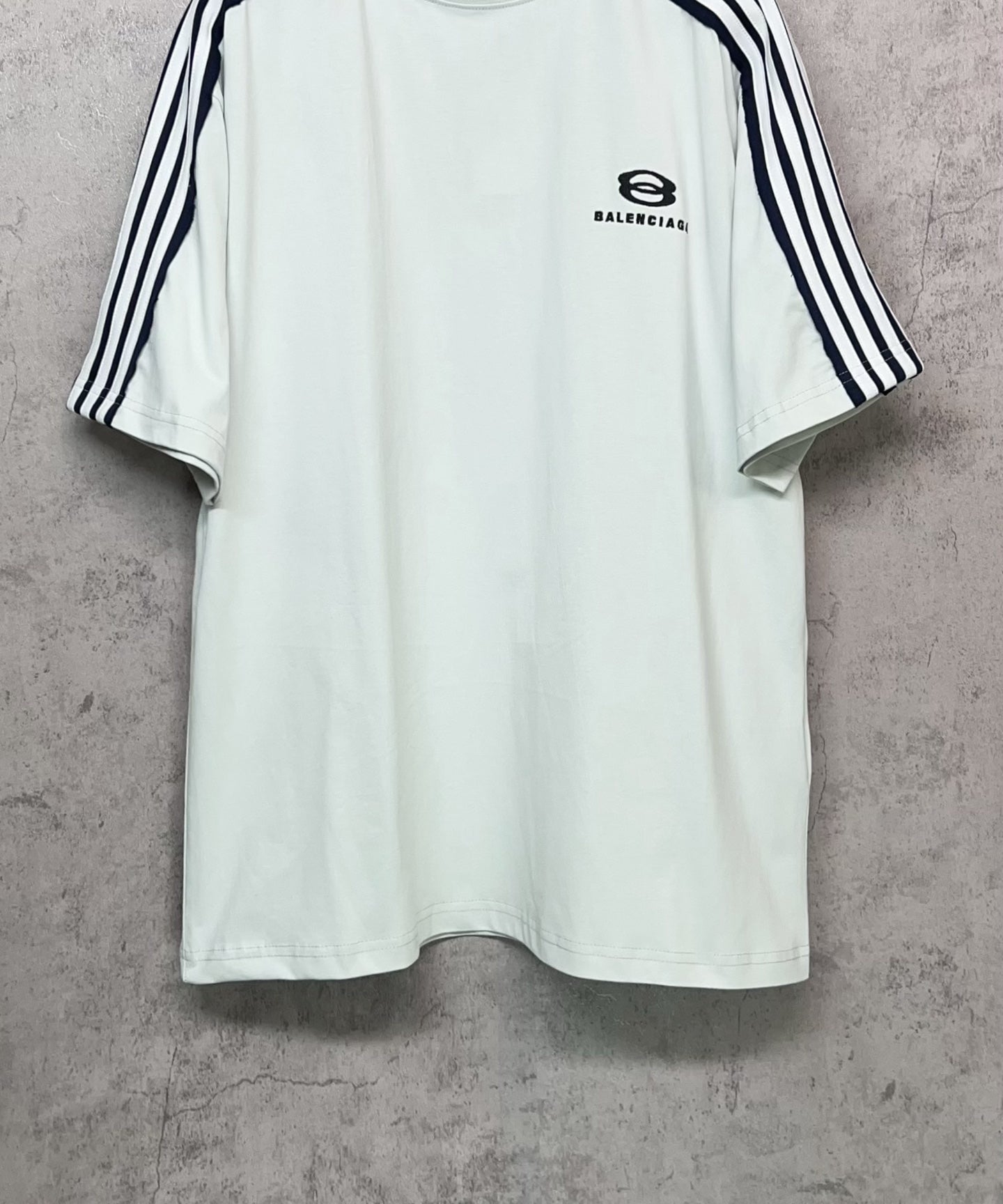 Balenciaga short-sleeve shirt front hem, white with black side stripes