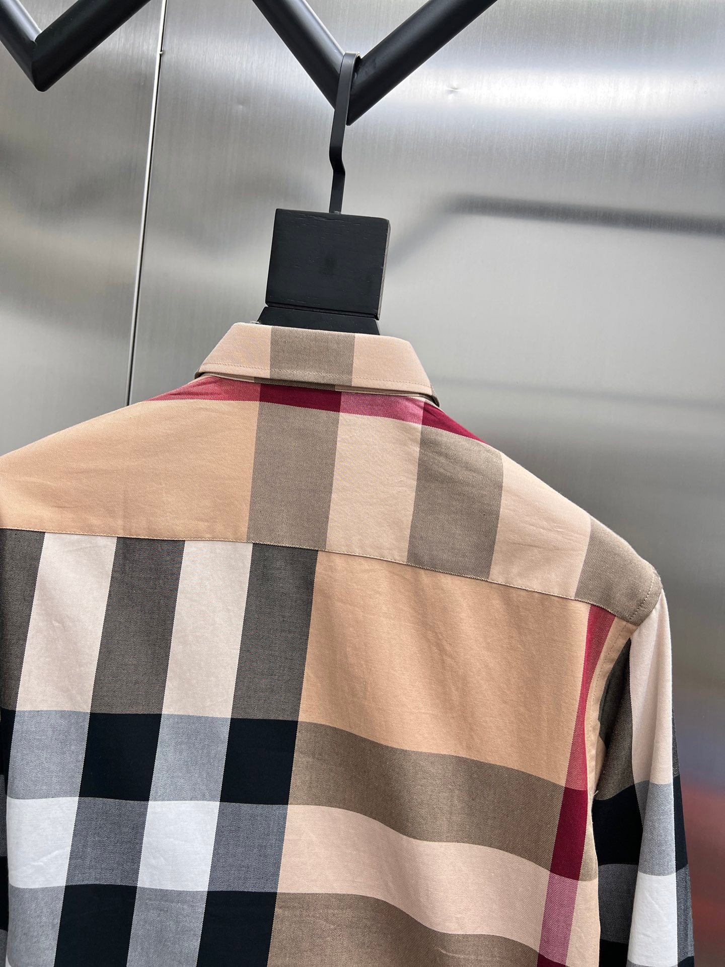 Plaid long-sleeve shirt, beige and black and burgundy check pattern