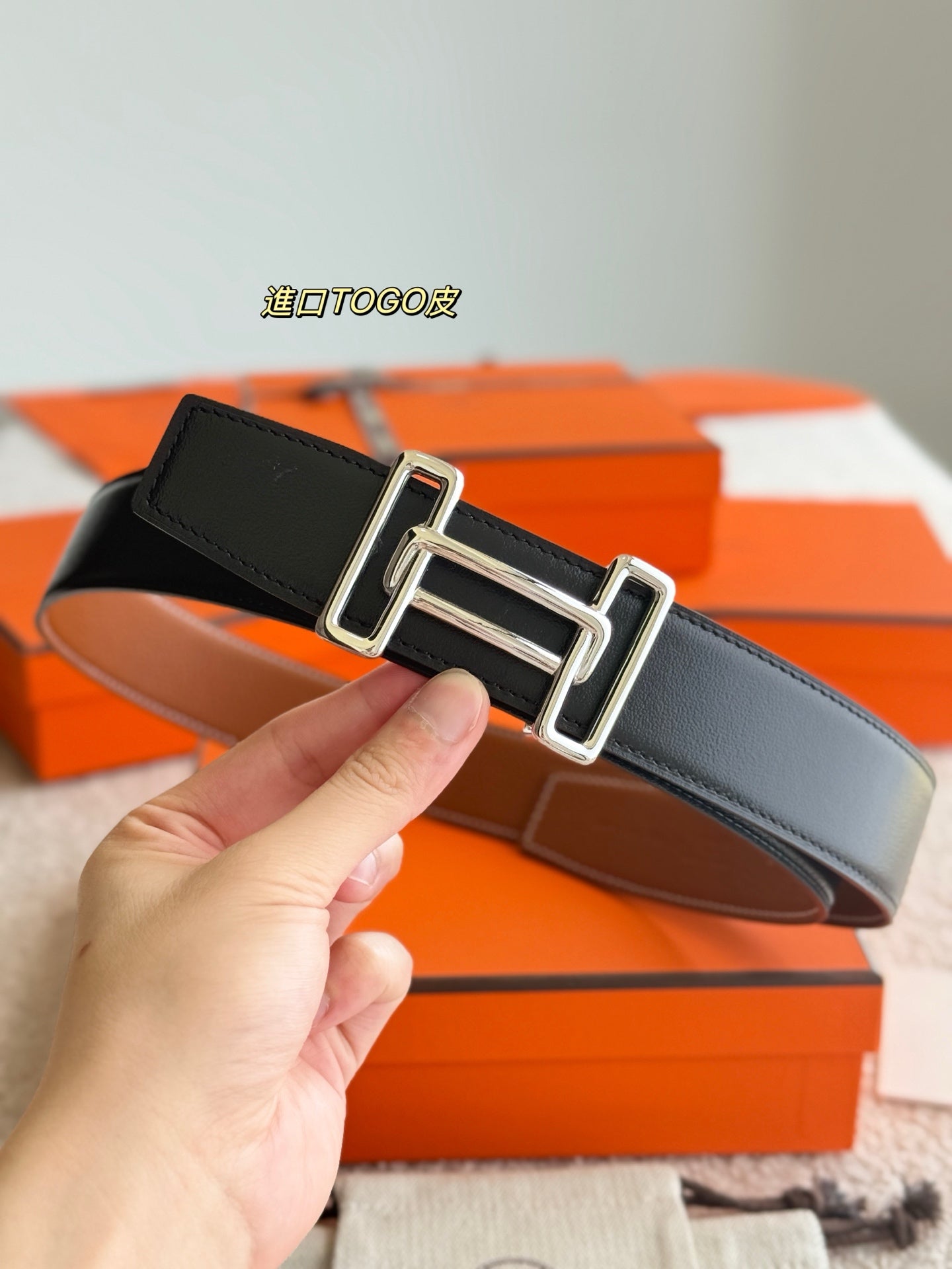 Black leather reversible belt with silver double-buckle and 38mm strap