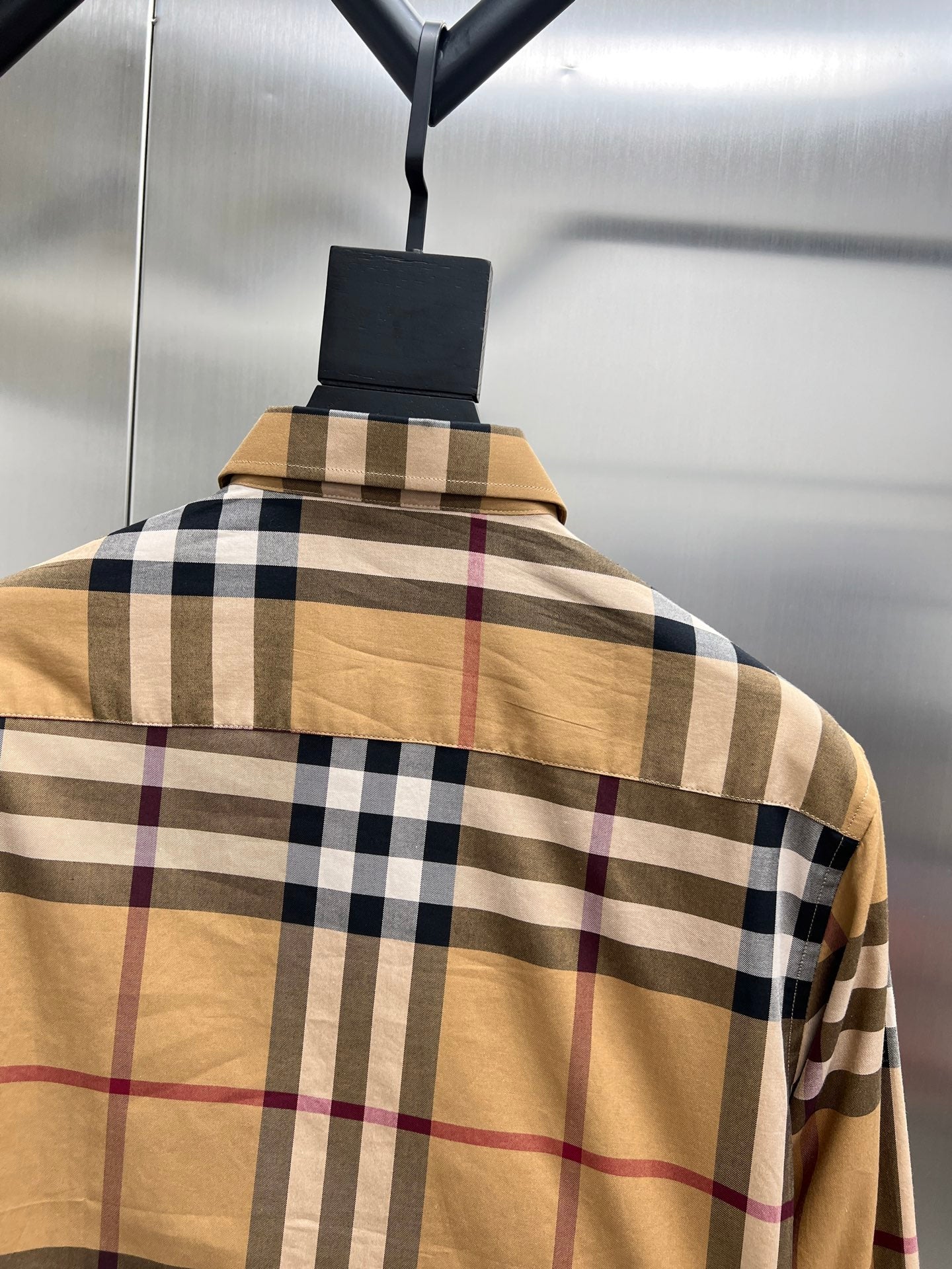 Burberry plaid long-sleeve shirt back with collar and buttoned yoke