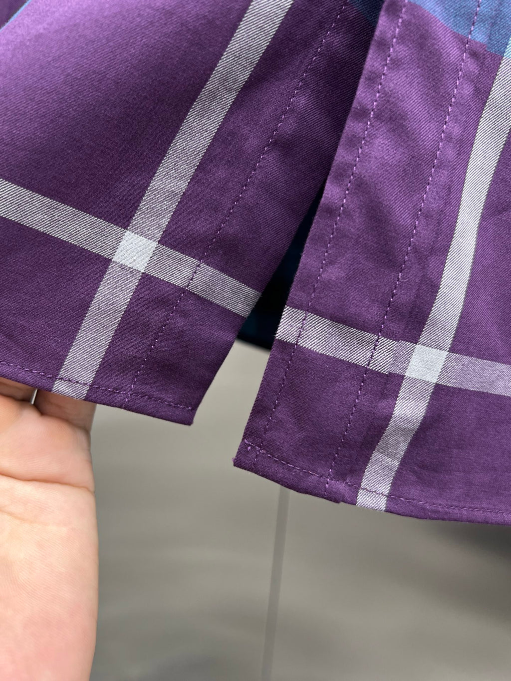 Long-sleeve plaid shirt cuff, purple and blue with white stripes