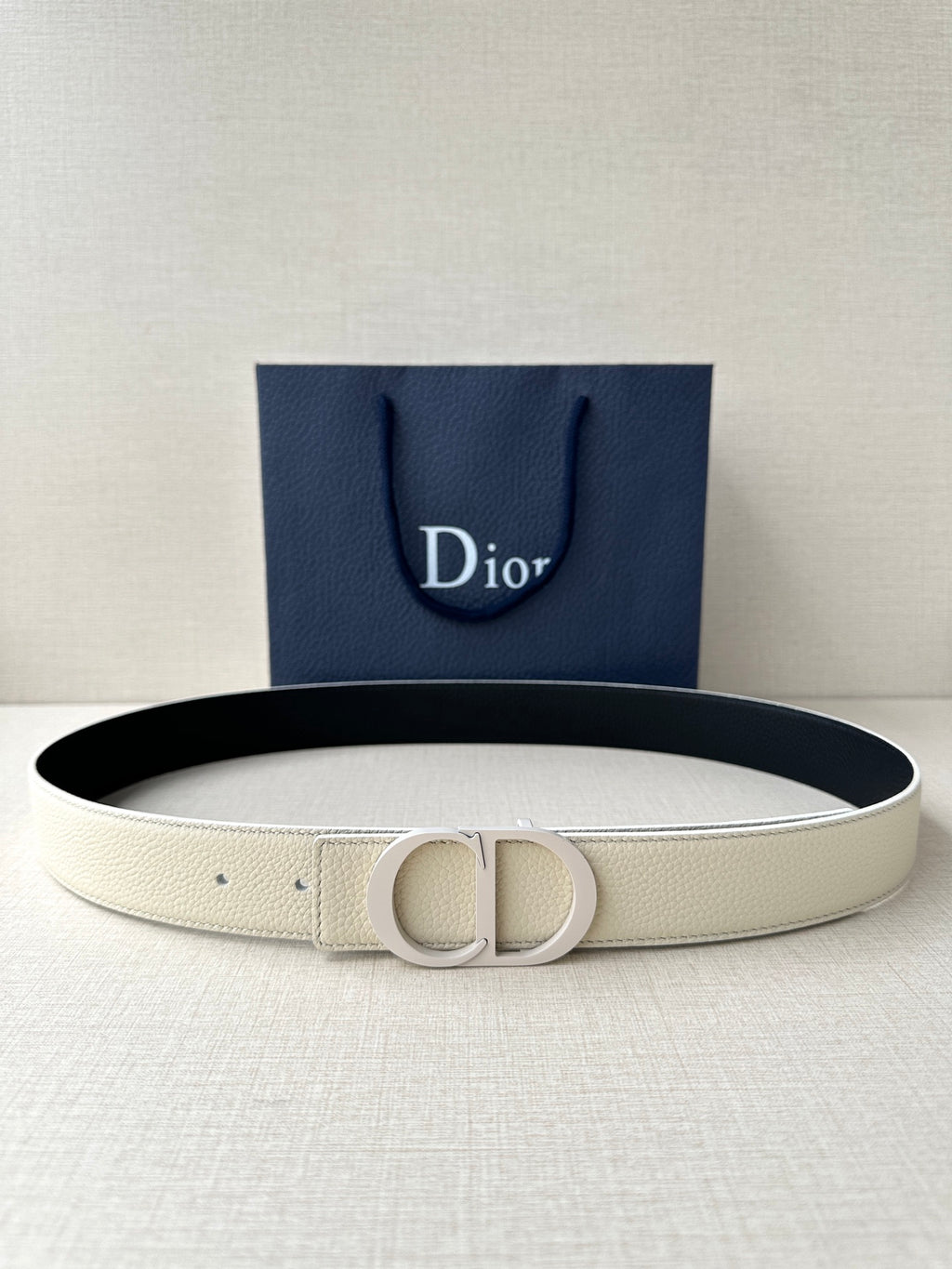 Light beige leather belt with Dior D-ring buckle, embossed logo