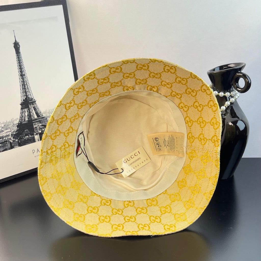 Gucci cap with yellow GG lining, inside view with beige label