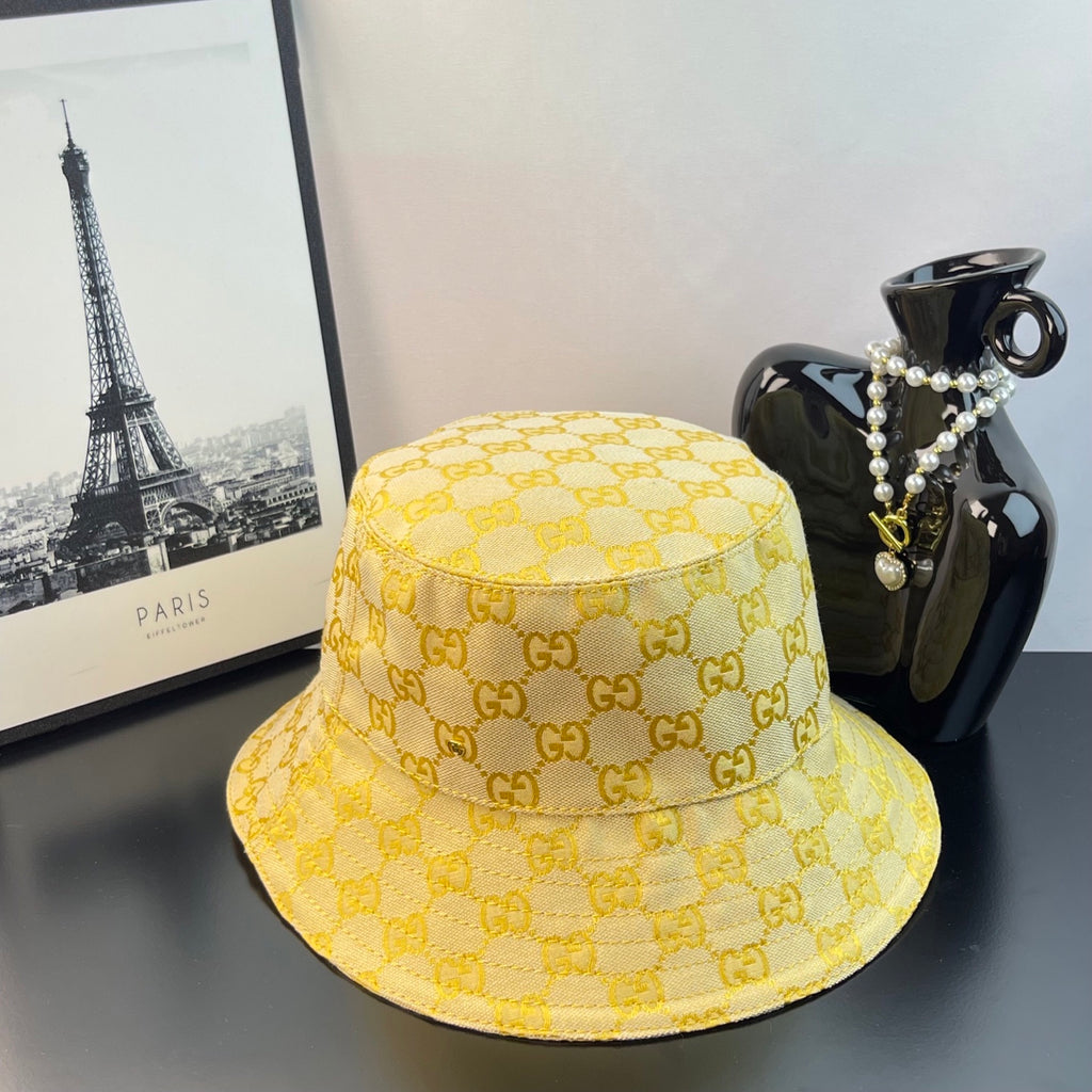Gucci cap in yellow GG jacquard with curved brim and stitched band