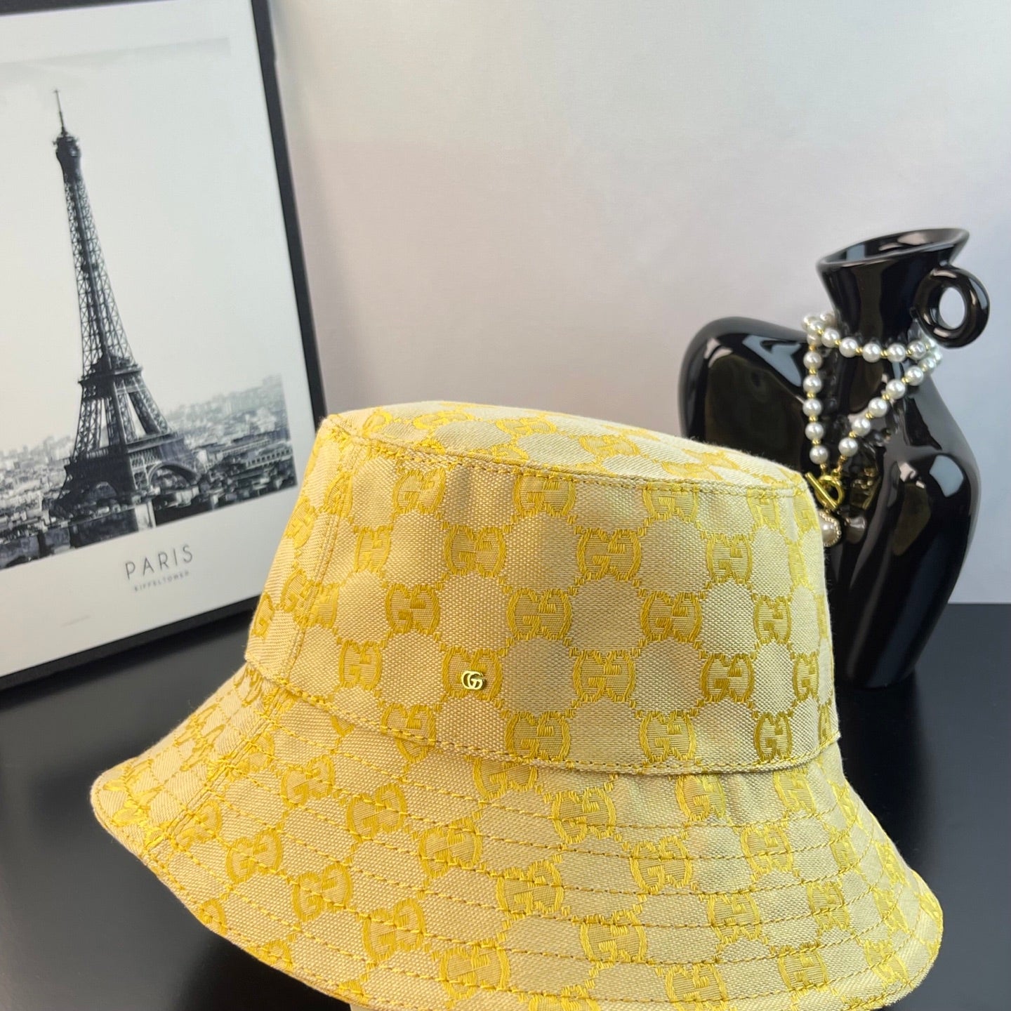 Gucci cap in yellow GG jacquard with wider brim and textured stitching