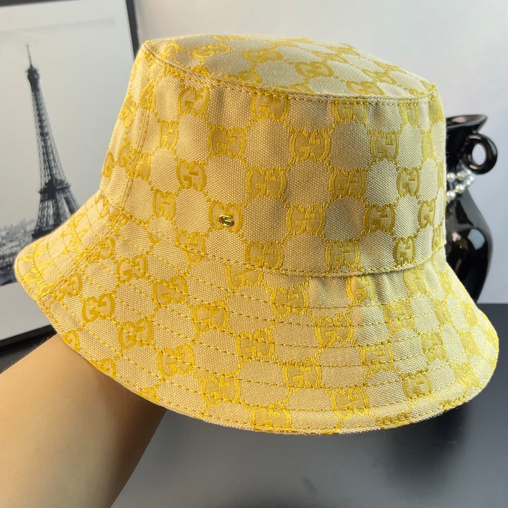Gucci cap in yellow GG jacquard, close-up side seam and brim