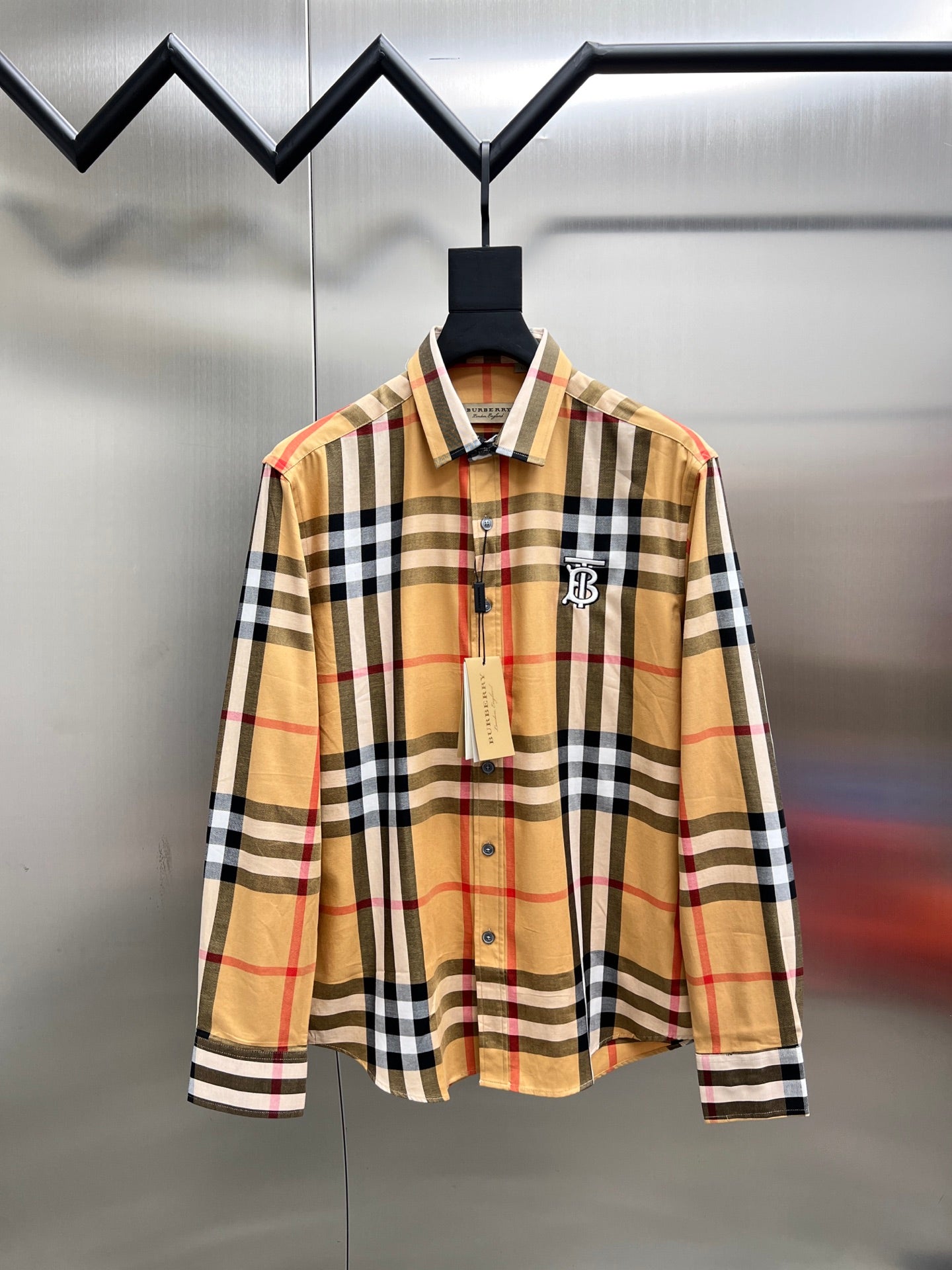 Burberry check long-sleeve button-up shirt with pointed collar and front buttons