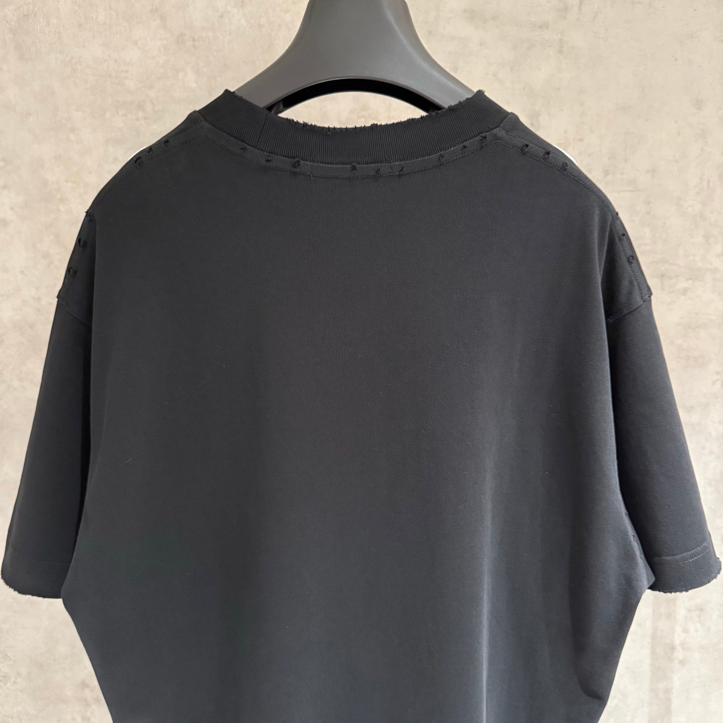 Black short-sleeve T-shirt plain back with crew neck