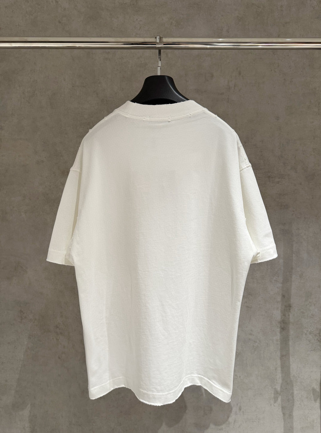 White short-sleeve T-shirt with plain back and crew neck